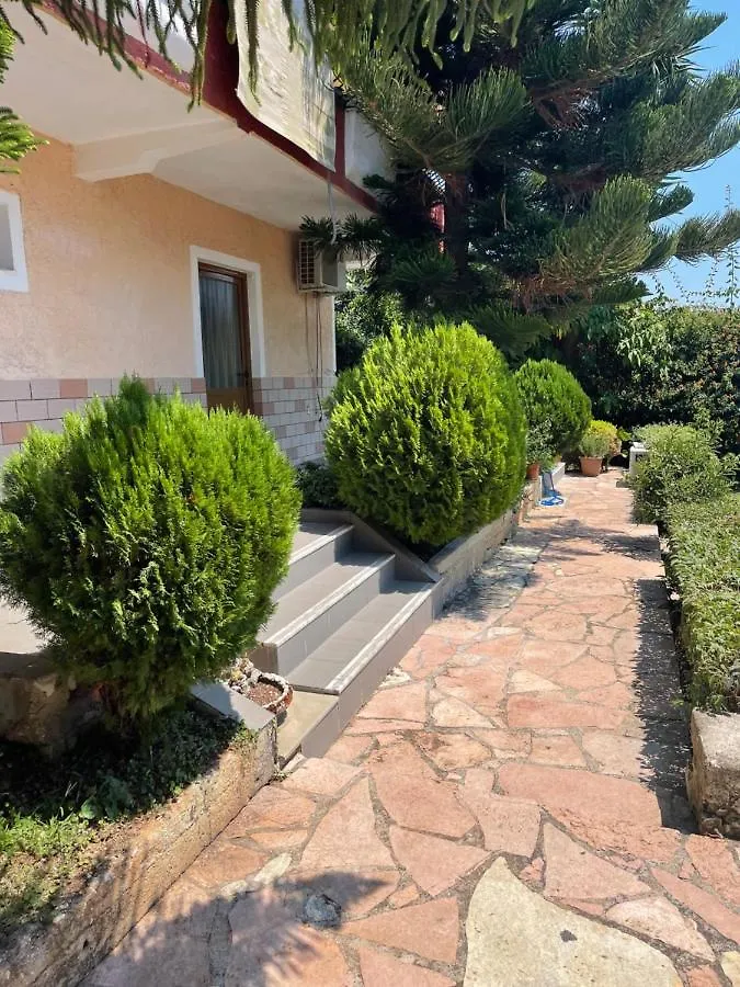 Elias Guest House Sarande