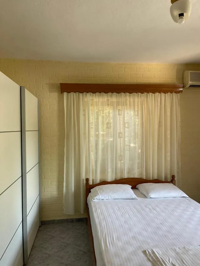 Elias Guest House Sarande
