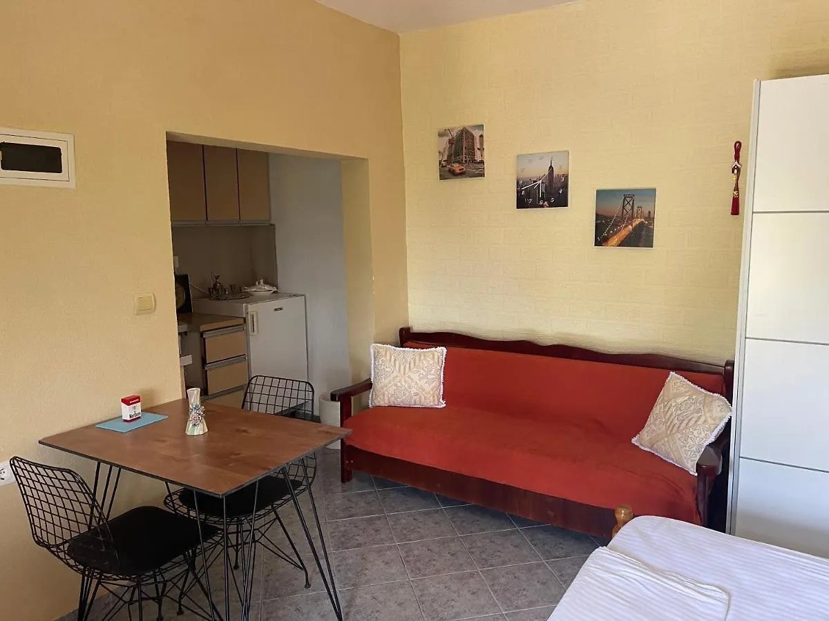 Elias Guest House Sarandë 0*,