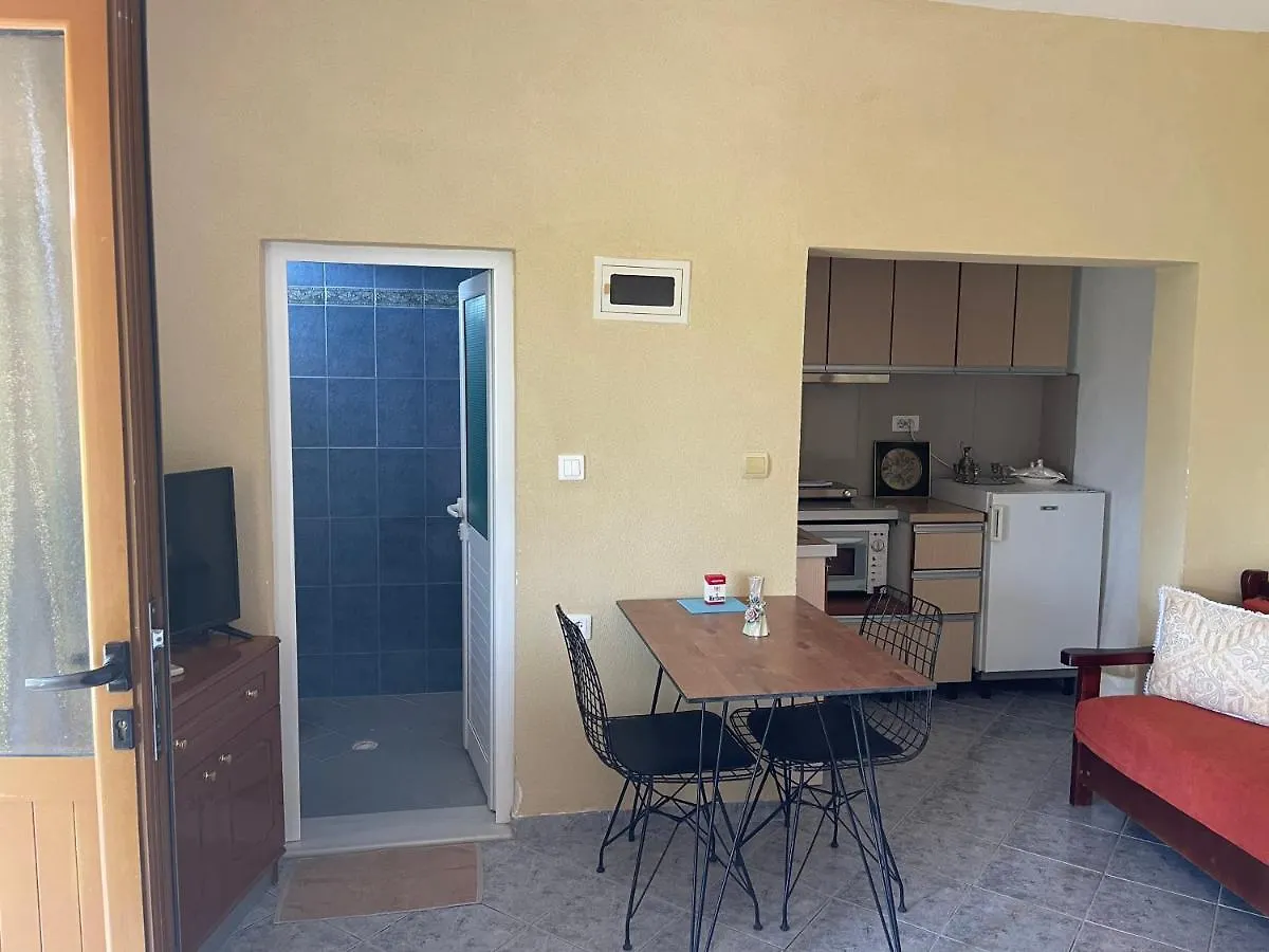 Apartment Elias Guest House Sarande